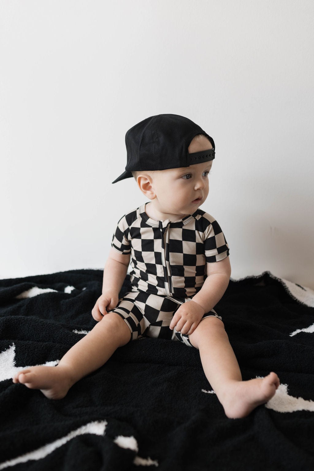 Shortie Bamboo Zip | Black Checkerboard