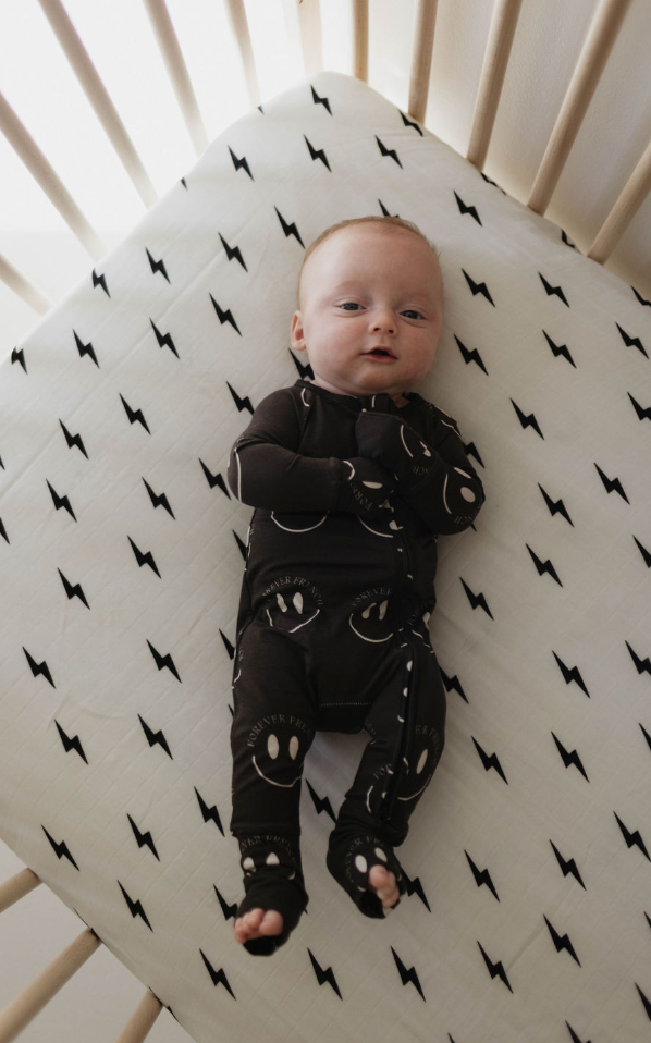 Muslin Crib Sheet | White & Black Lightning Bolt