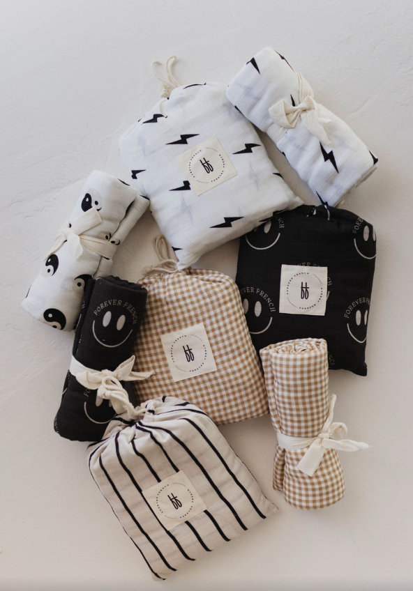 Muslin Crib Sheet | White & Black Lightning Bolt