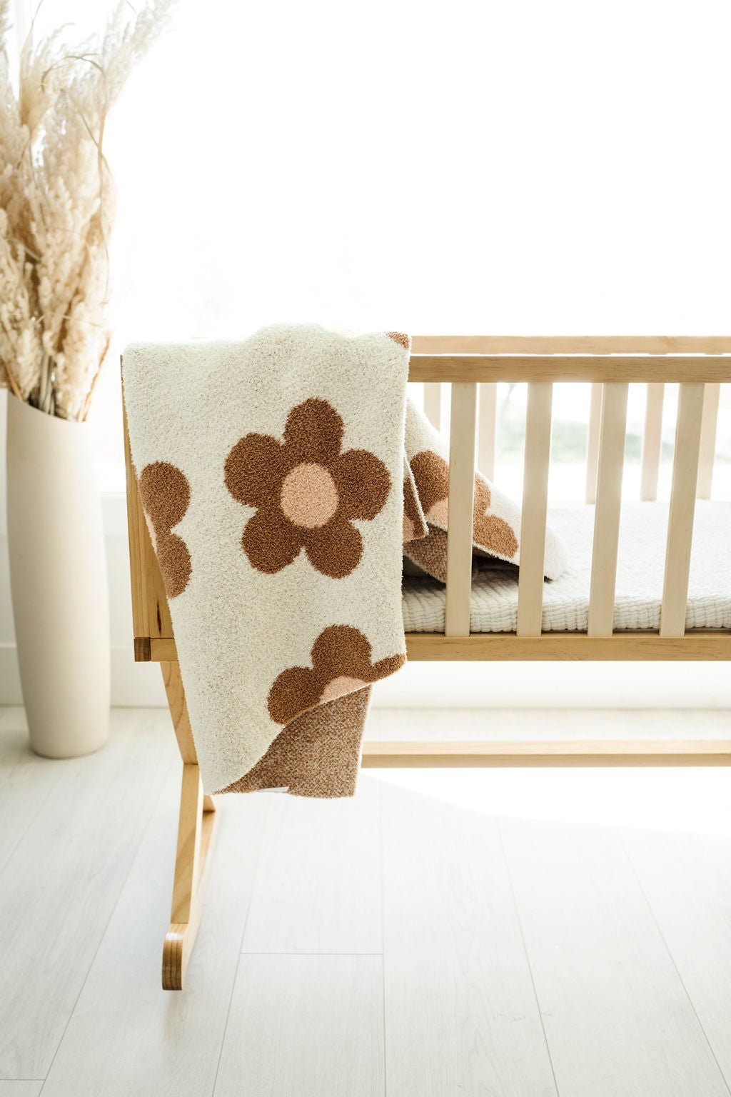 Daisy Plush Blanket - Caramel and Pink