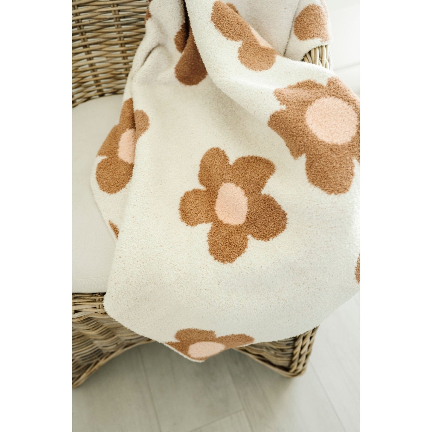 Daisy Plush Blanket - Caramel and Pink