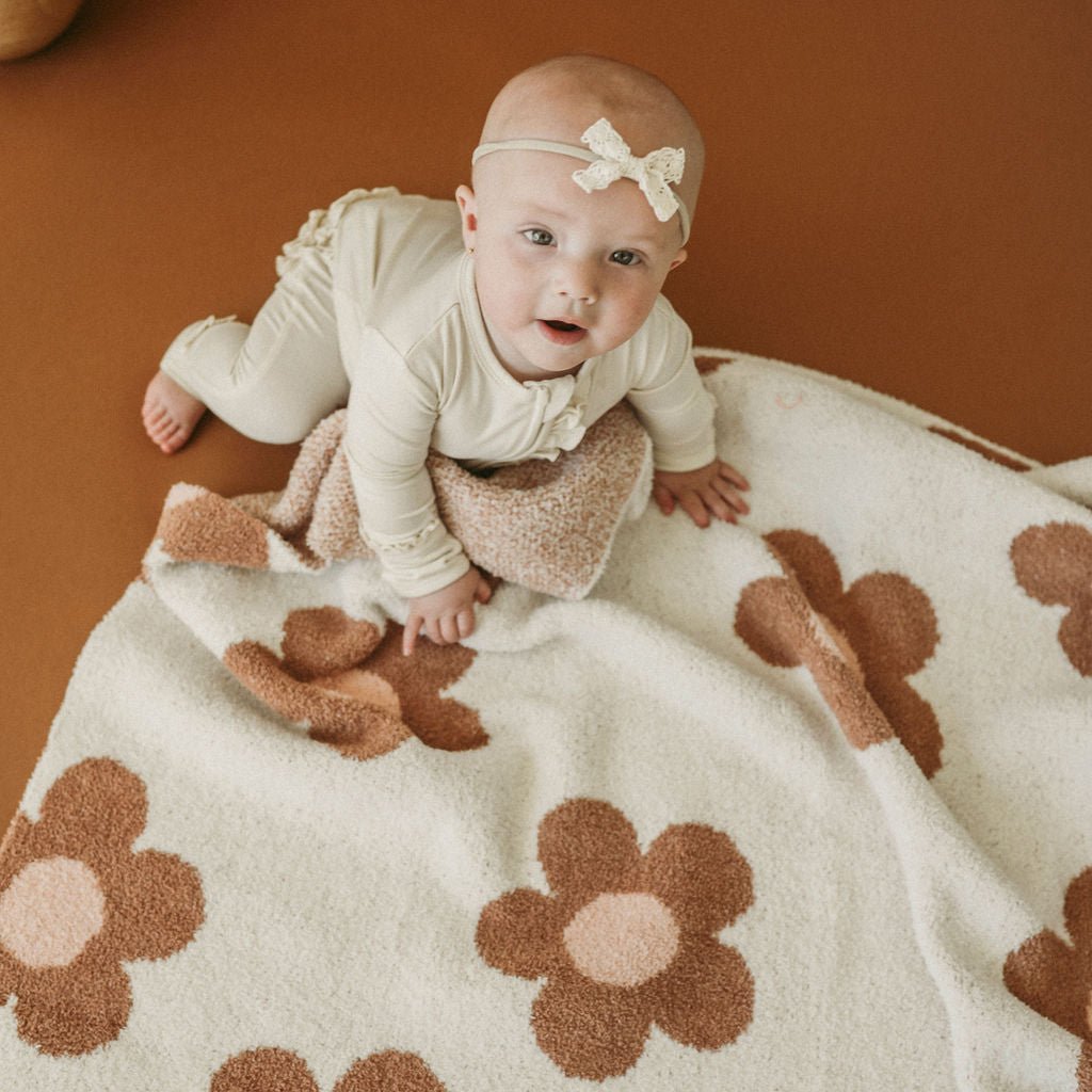 Daisy Plush Blanket - Caramel and Pink