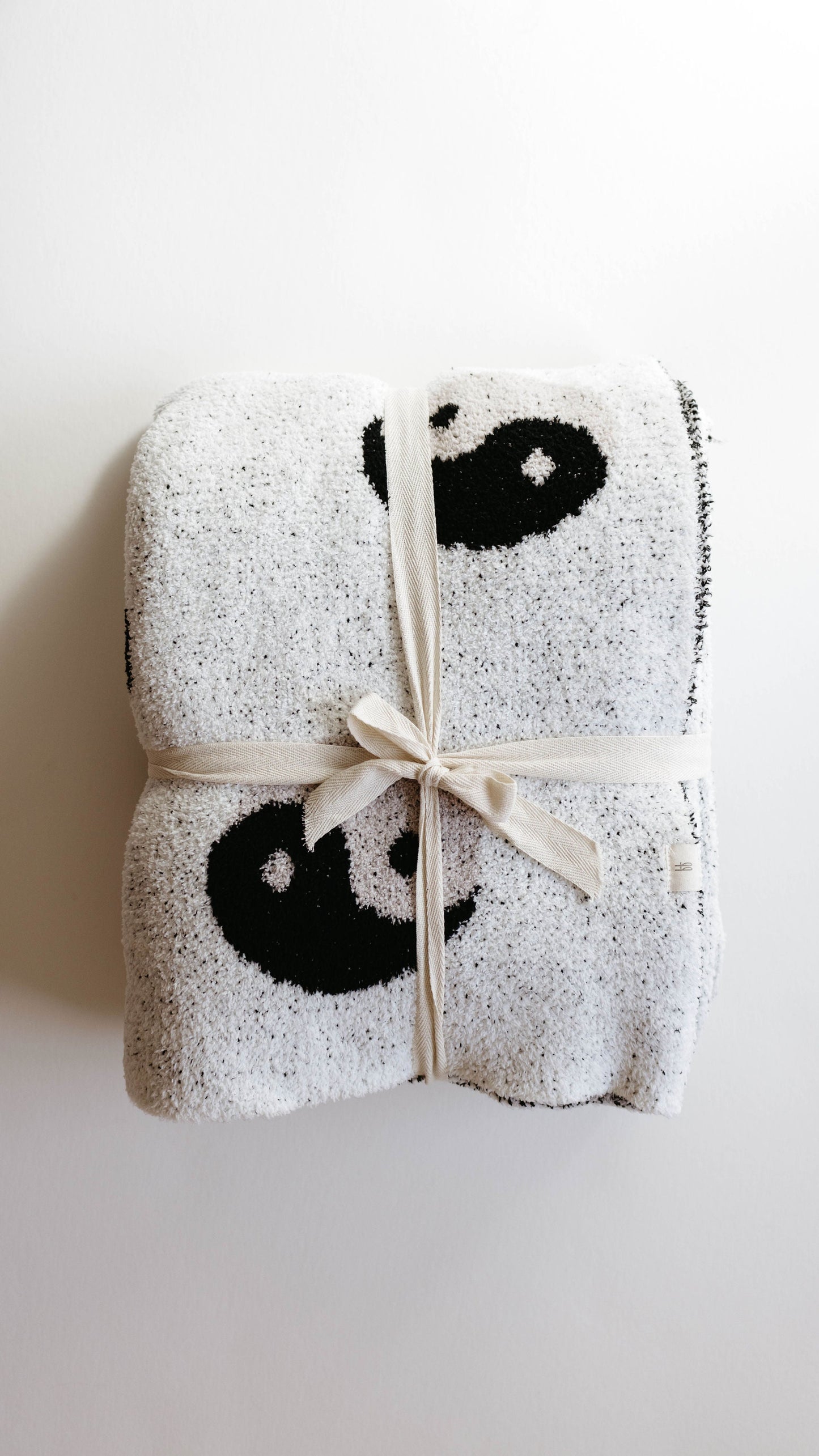 Plush Blanket | Black & White Yin Yang