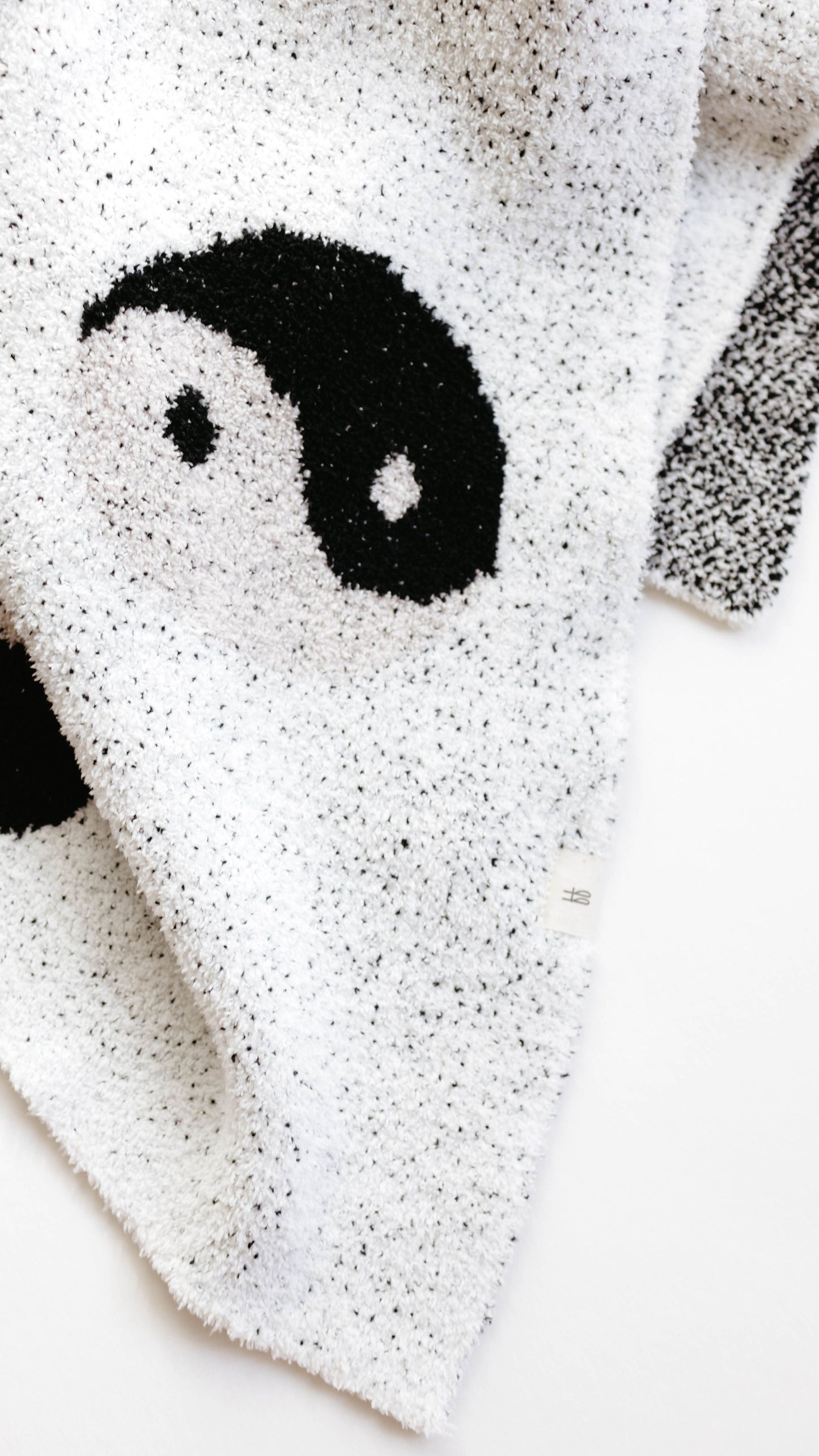 Plush Blanket | Black & White Yin Yang