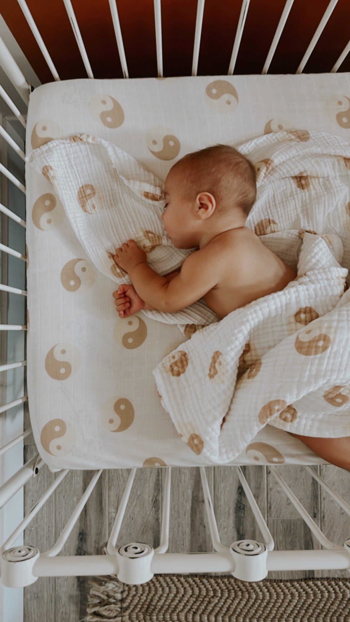 Muslin Crib Sheet | Tan & White Yin Yang